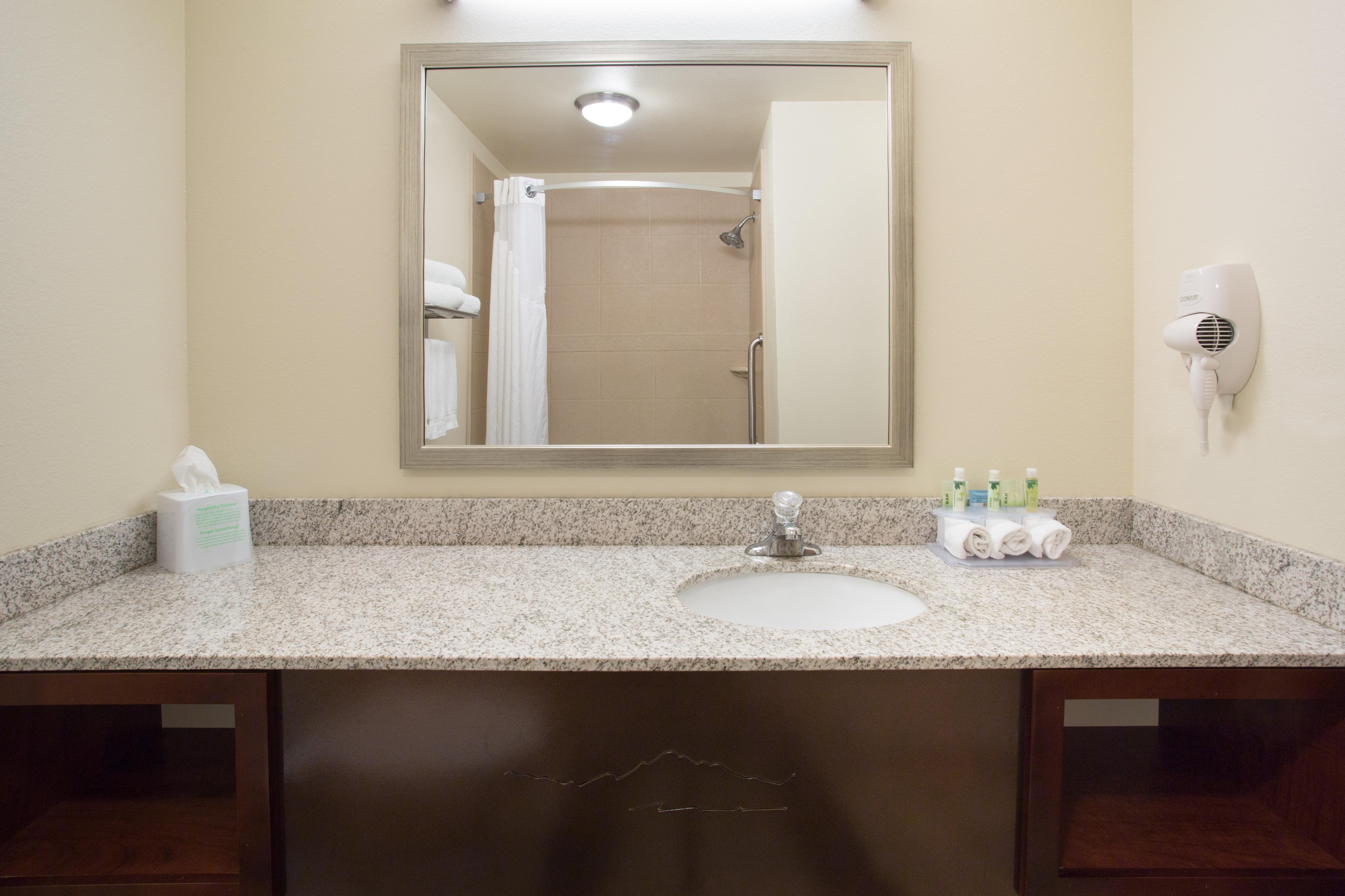 Holiday Inn Express & Suites Glendive By Ihg Exterior foto