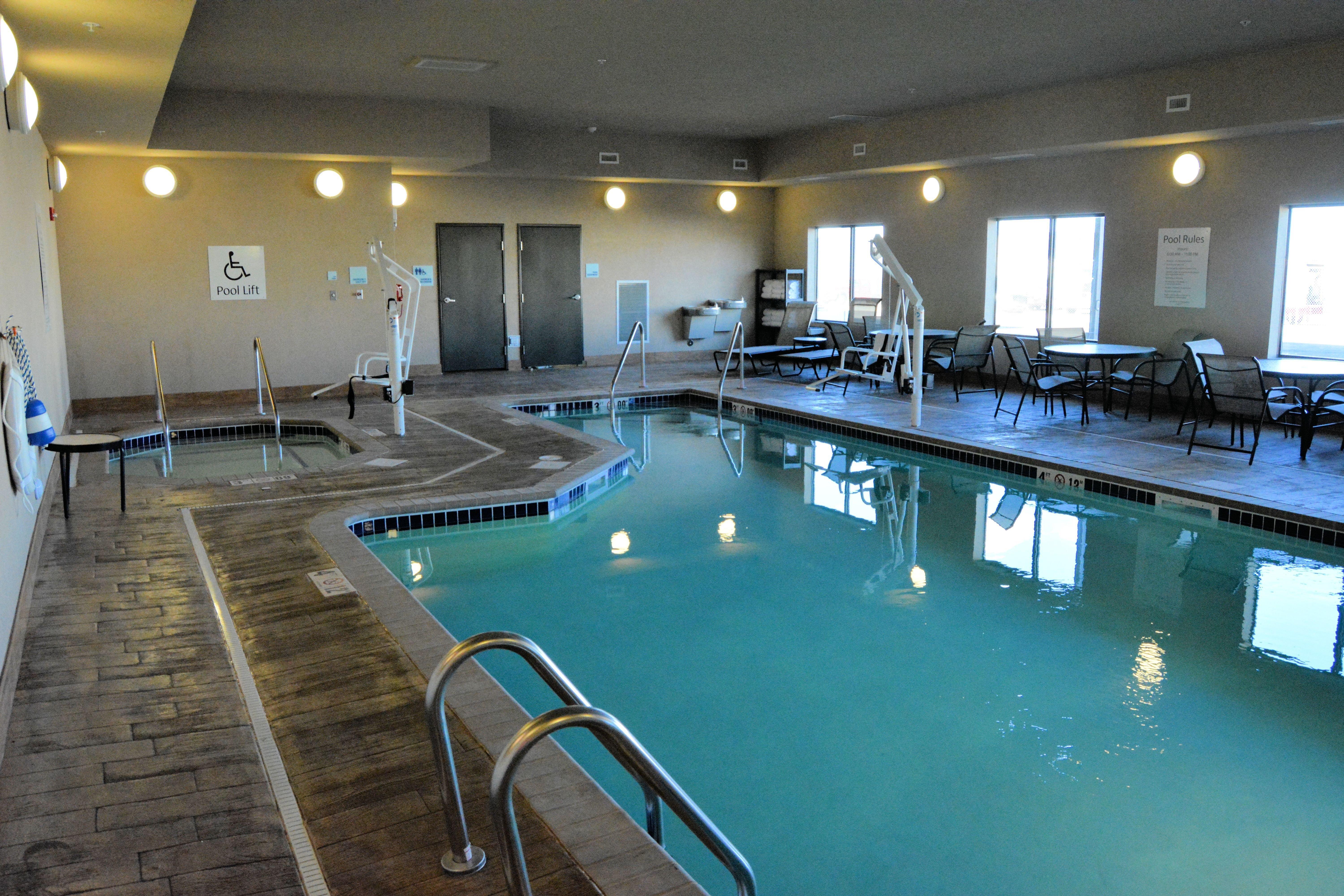 Holiday Inn Express & Suites Glendive By Ihg Exterior foto