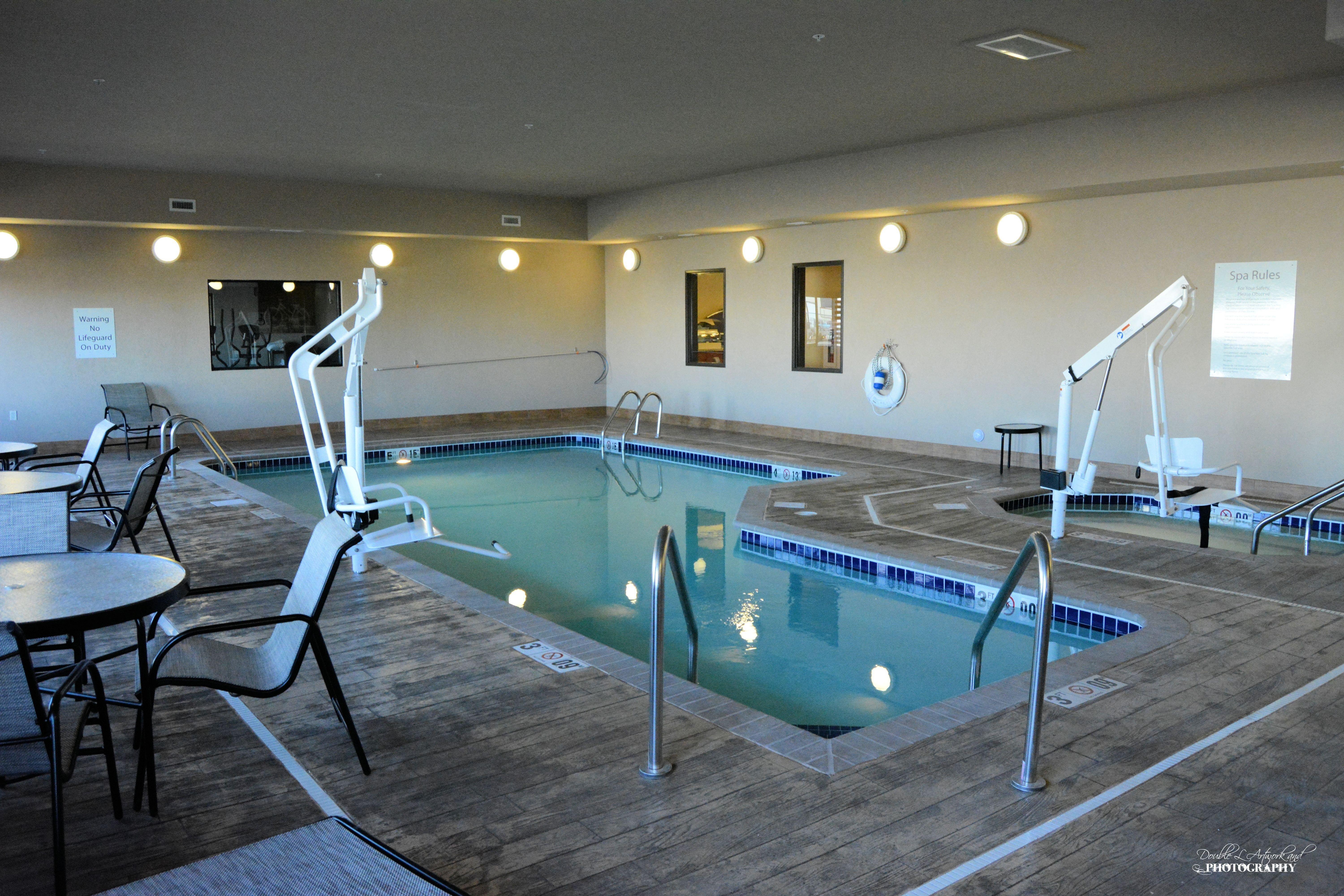 Holiday Inn Express & Suites Glendive By Ihg Exterior foto